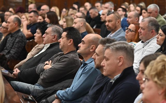 TUDATOS KILÉPÉS, MAGABIZTOS KIÁLLÁS