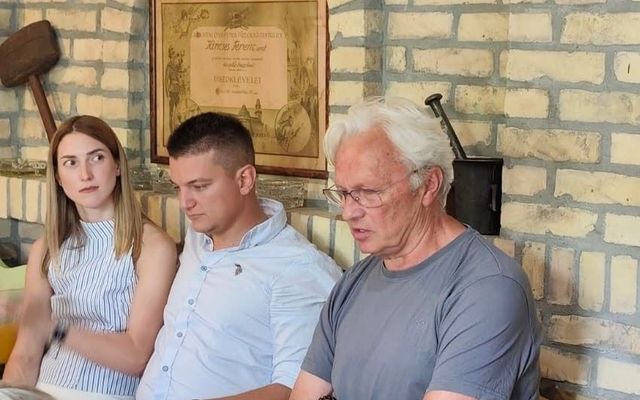 EGYÜTT A FEJLŐDÉS ÚTJÁN