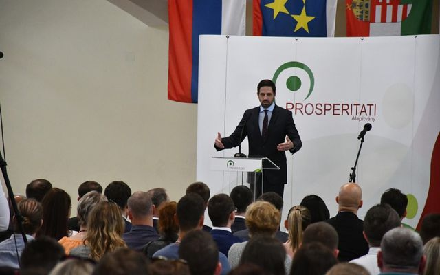 Csaknem négyszáz sikeres pályázó