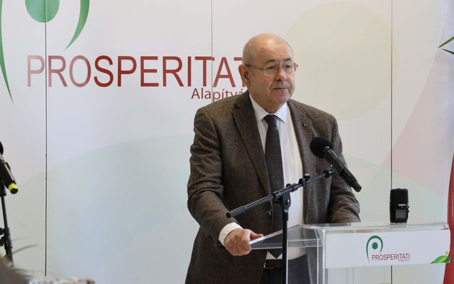 A topolyai Ake-Djantar Kft. közepes léptékű gazdasági fejlesztés ünnepélyes átadása 