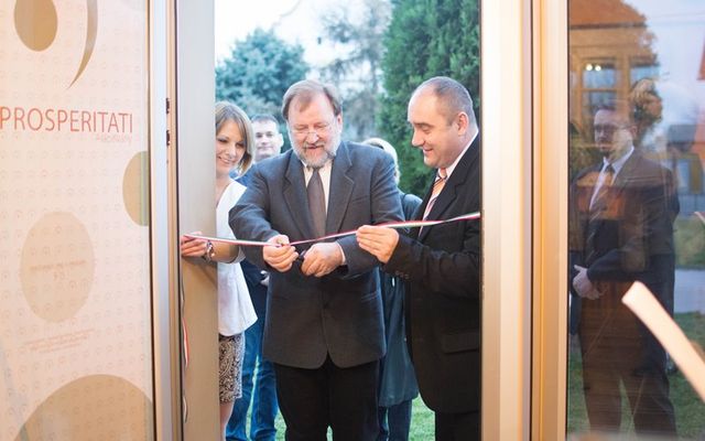 Prosperitati Alapítvány irodamegnyitója, Temerin (képek)