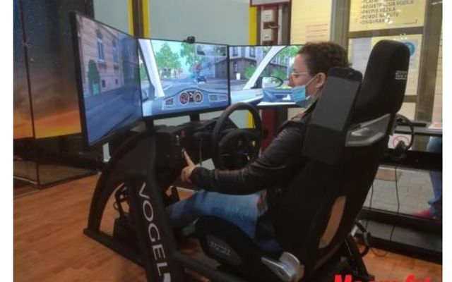 Virtuális sofőrködés a négy fal között