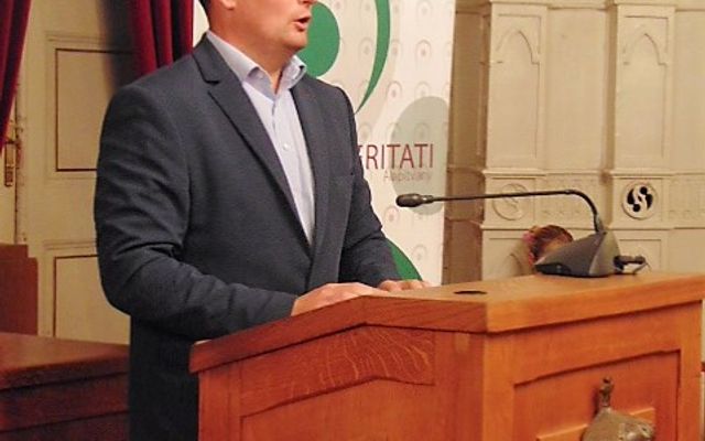 IV. pályázati körrel kapcsolatos tájékoztató lakossági fórum Zomborban (képek)