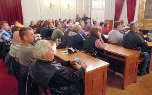 Telt ház a Prosperitati Alapítvány zombori lakossági fórumán