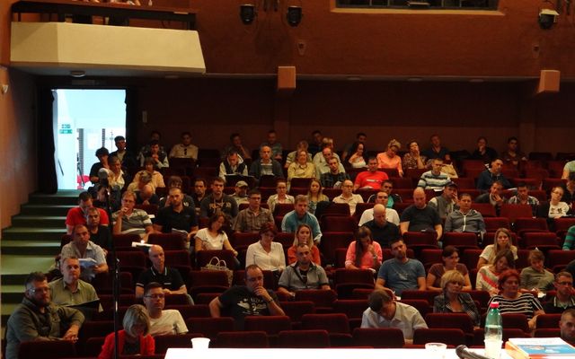 Prosperitati Alapítvány start-up támogatási pályázata, képzés  (képek)