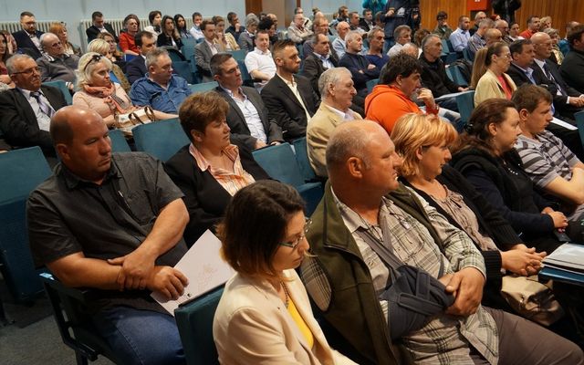Szerződések aláírása a Prosperitati négy területén, első pályázati kiírás (képek)