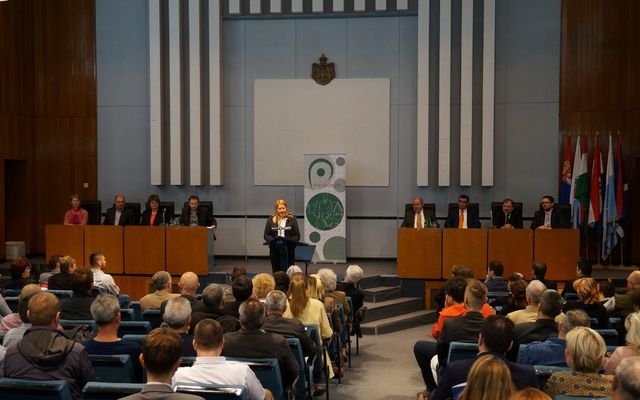 Szerződések aláírása a Prosperitati négy területén, első pályázati kiírás (képek)