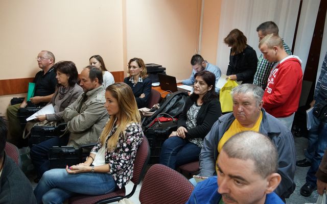 Szerződésaláírás a nyertes pályázókkal (képek)