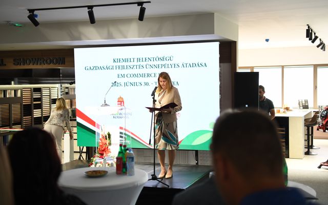 EM Commerce Kft. kiemelt jelentőségű gazdasági fejlesztés ünnepélyes átadása 