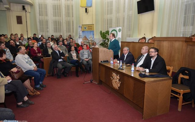 Lakossági fórum Zentán (képek)