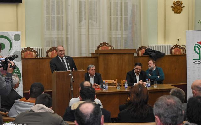Lakossági fórum Zentán (képek)