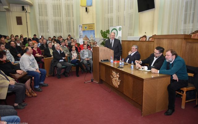 Lakossági fórum Zentán (képek)