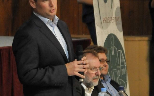 IV. pályázati körrel kapcsolatos tájékoztató lakossági fórum Óbecsén (képek)
