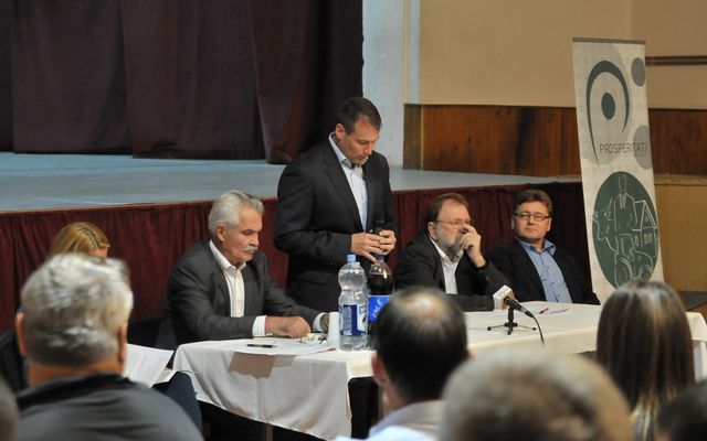 IV. pályázati körrel kapcsolatos tájékoztató lakossági fórum Óbecsén (képek)