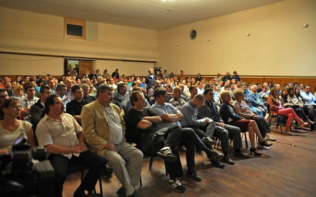 IV. pályázati körrel kapcsolatos tájékoztató lakossági fórum Óbecsén (képek)