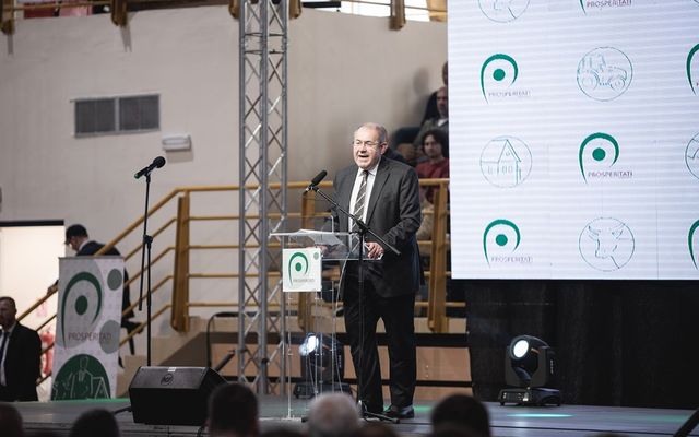 Ünnepélyes szerződésaláírás Zentán (képek)