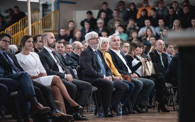 Ünnepélyes szerződésaláírás Zentán (képek)