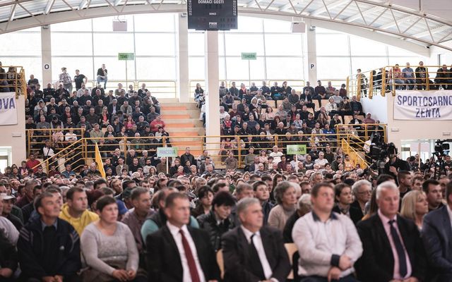 Ünnepélyes szerződésaláírás Zentán (képek)