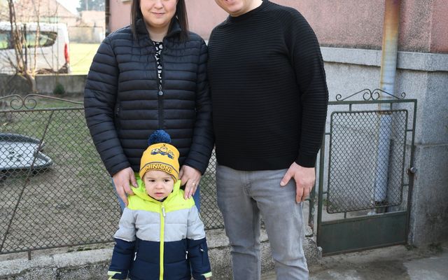 Némedi Normand és Némedi Dianna Prosperitati nyertes házpályázók Hajdújáráson