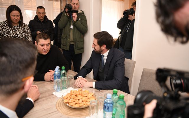 Némedi Normand és Némedi Dianna Prosperitati nyertes házpályázók Hajdújáráson