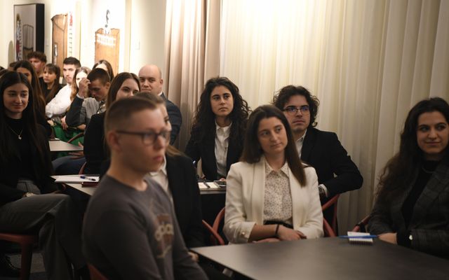Jövő Vajdaságban! előadás vajdasági és anyaországi magyar fiataloknak