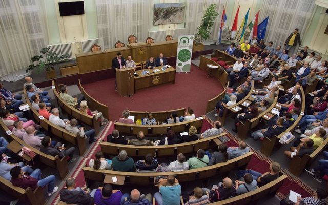 IV. pályázati körrel kapcsolatos tájékoztató lakossági fórum Zentán (képek)