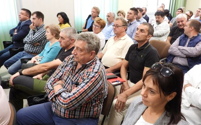 Közvitán az idegenforgalmi stratégia (képek)