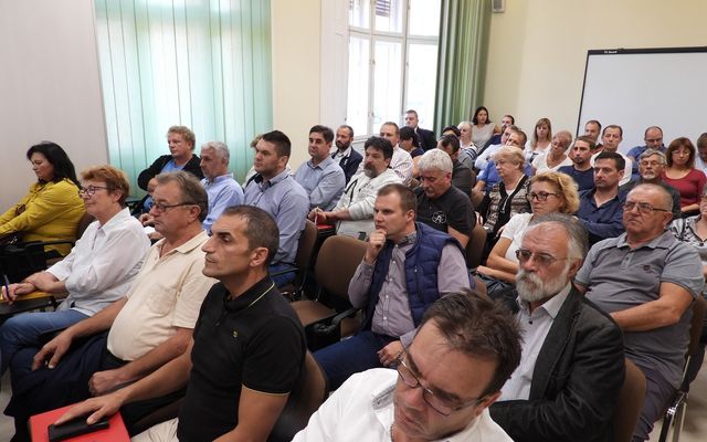 Közvitán az idegenforgalmi stratégia (képek)