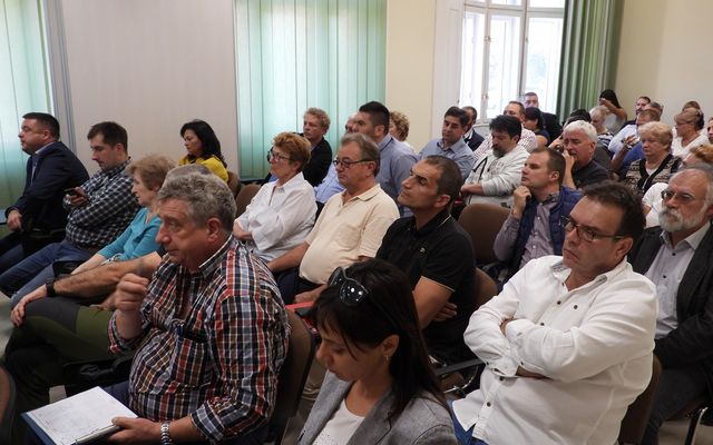 Közvitán az idegenforgalmi stratégia (képek)