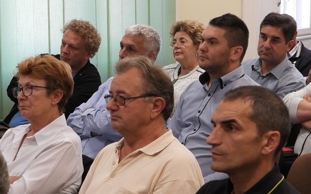 Közvitán az idegenforgalmi stratégia (képek)