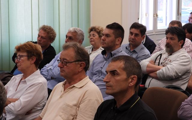 Közvitán az idegenforgalmi stratégia (képek)
