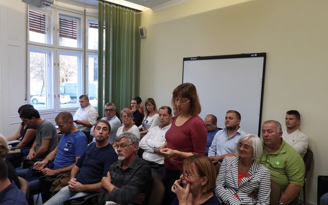 Közvitán az idegenforgalmi stratégia (képek)