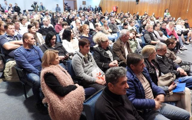 Szerződésaláírás a 6. pályázati körben meghirdetett – Falusi házak vásárlását célzó vissza nem térítendő támogatás kapcsán (képek)