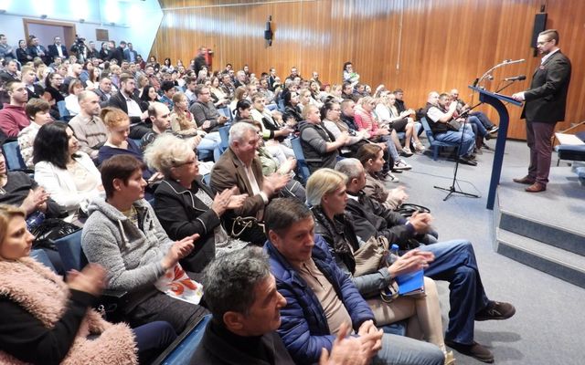 Szerződésaláírás a 6. pályázati körben meghirdetett – Falusi házak vásárlását célzó vissza nem térítendő támogatás kapcsán (képek)