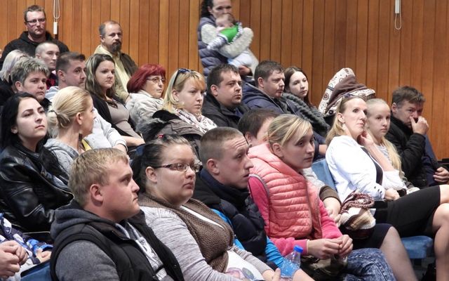 Szerződésaláírás a 6. pályázati körben meghirdetett – Falusi házak vásárlását célzó vissza nem térítendő támogatás kapcsán (képek)