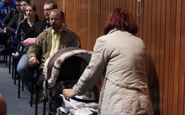 Szerződésaláírás a 6. pályázati körben meghirdetett – Falusi házak vásárlását célzó vissza nem térítendő támogatás kapcsán (képek)