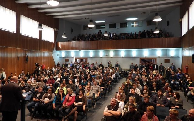 Szerződésaláírás a 6. pályázati körben meghirdetett – Falusi házak vásárlását célzó vissza nem térítendő támogatás kapcsán (képek)