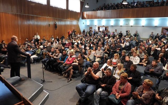 Szerződésaláírás a 6. pályázati körben meghirdetett – Falusi házak vásárlását célzó vissza nem térítendő támogatás kapcsán (képek)