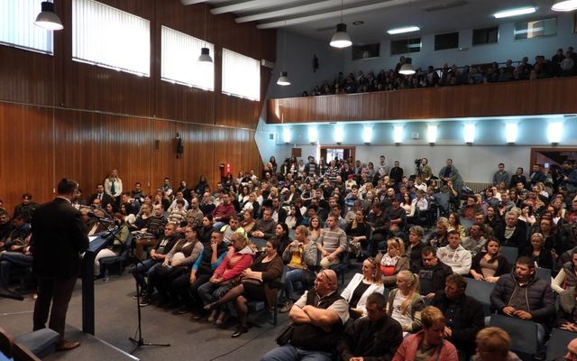 Szerződésaláírás a 6. pályázati körben meghirdetett – Falusi házak vásárlását célzó vissza nem térítendő támogatás kapcsán (képek)