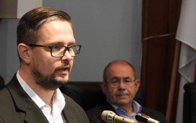 Szerződésaláírás a 6. pályázati körben meghirdetett – Falusi házak vásárlását célzó vissza nem térítendő támogatás kapcsán (képek)