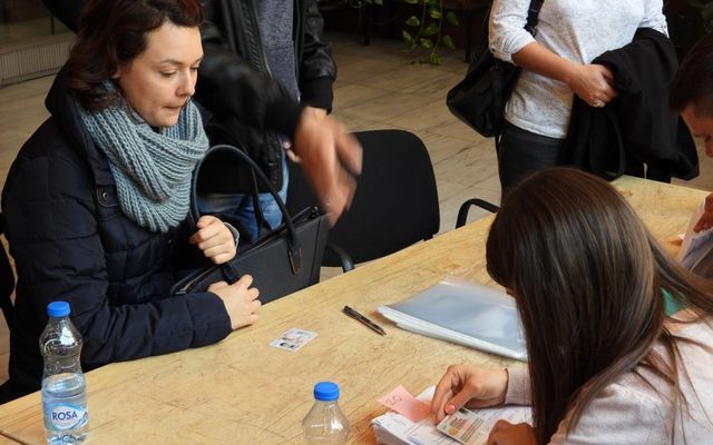 Szerződésaláírás a 6. pályázati körben meghirdetett – Falusi házak vásárlását célzó vissza nem térítendő támogatás kapcsán (képek)
