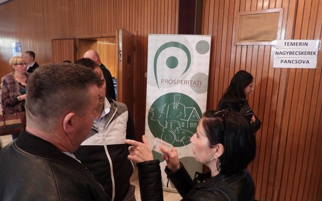 Szerződésaláírás a 6. pályázati körben meghirdetett – Falusi házak vásárlását célzó vissza nem térítendő támogatás kapcsán (képek)