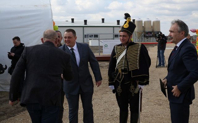 Holló Company Kft. – sertésfarm ünnepélyes átadása (képek)