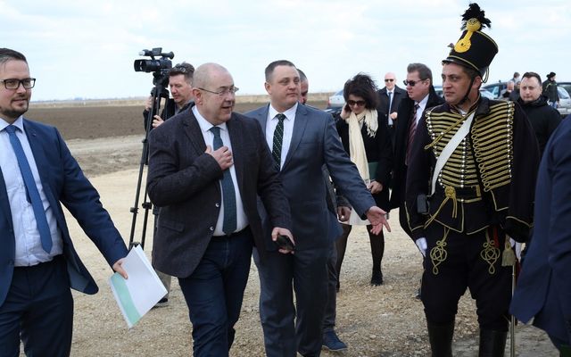 Holló Company Kft. – sertésfarm ünnepélyes átadása (képek)