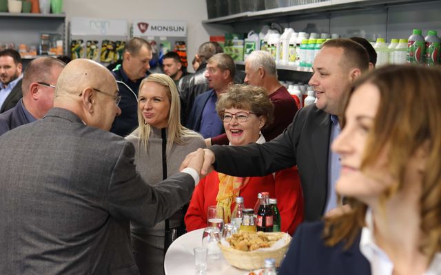 A zentagunarasi Fitochem Kft kiemelt jelentőségű közepes léptékű gazdasági fejlesztés ünnepélyes átadása 