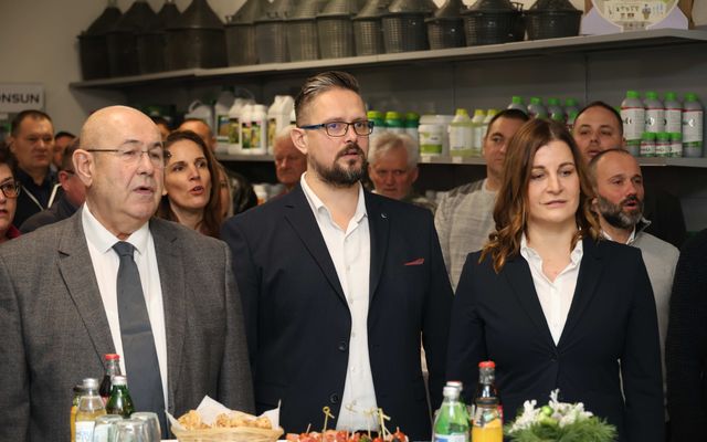 A zentagunarasi Fitochem Kft kiemelt jelentőségű közepes léptékű gazdasági fejlesztés ünnepélyes átadása 