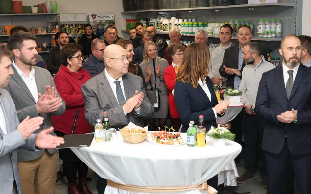 A zentagunarasi Fitochem Kft kiemelt jelentőségű közepes léptékű gazdasági fejlesztés ünnepélyes átadása 