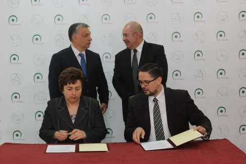 ÚJ KORSZAK KEZDŐDIK
