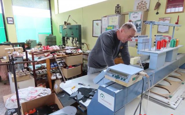 Divatos fapapucs és hímzett klumpa 