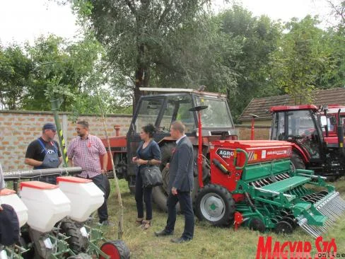 A faluban képzelik el jövőjüket